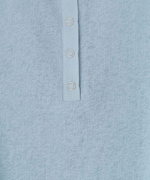 LOWRYS FARM（ローリーズファーム）の「ＵＳＥＦＵＬヘンリープルオーバーＬＳ 638390（Tシャツ/カットソー・レディース・ブラック/ホワイト/ブルー/チャコールグレー/ピンク・SHORT/LONG）」の8枚目の写真