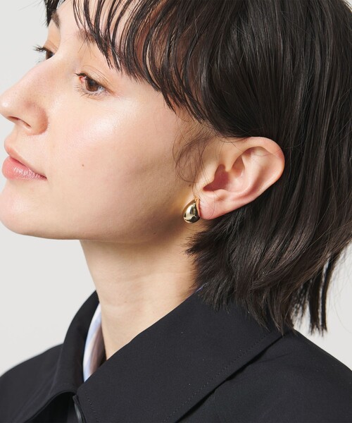 UNITED ARROWS(ユナイテッドアローズ)の「クレセントムーン イヤリング(イヤリング・レディース・シルバー/ゴールド・FREE)」の2枚目の写真