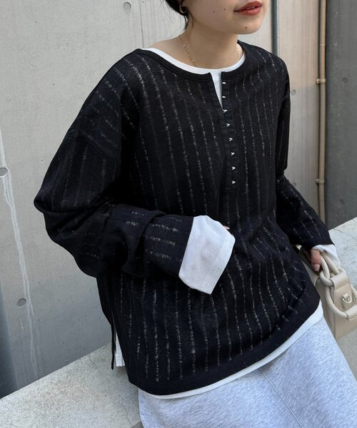 CIAOPANIC TYPY（チャオパニックティピー）の「【2WAY】針抜きシアーホックヘンリートップス（Tシャツ/カットソー・レディース・ブラック/ブラウン/イエロー/レッド/オフホワイト/サックスブルー・ONE SIZE）」の2枚目の写真