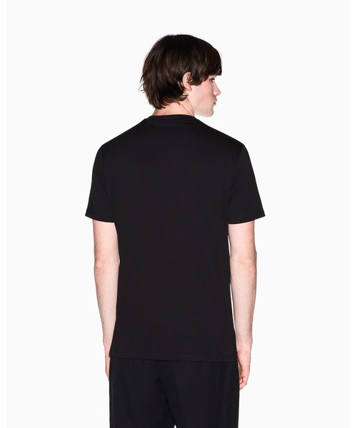 ARMANI EXCHANGE(アルマーニエクスチェンジ)の「【A|X アルマーニ エクスチェンジ】エンボスサークルロゴ 半袖クルーネックTシャツ/REGULAR(Tシャツ/カットソー・メンズ・ブラック/オフホワイト・SMALL/XX-LARGE/X-SMALL/MEDIUM/X-LARGE/LARGE)」の4枚目の写真