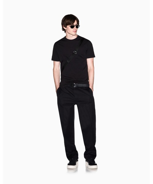 ARMANI EXCHANGE(アルマーニエクスチェンジ)の「【A|X アルマーニ エクスチェンジ】エンボスサークルロゴ 半袖クルーネックTシャツ/REGULAR(Tシャツ/カットソー・メンズ・ブラック/オフホワイト・SMALL/XX-LARGE/X-SMALL/MEDIUM/X-LARGE/LARGE)」の3枚目の写真