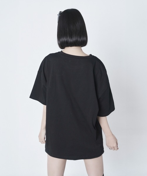 Re:CRYPT(リクリプト)の「レースウィンドウプリントT / オーバーサイズ グラフィックTシャツ(Tシャツ/カットソー・レディース・ブラック・F)」の4枚目の写真