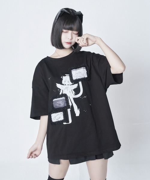 Re:CRYPT(リクリプト)の「レースウィンドウプリントT / オーバーサイズ グラフィックTシャツ(Tシャツ/カットソー・レディース・ブラック・F)」の2枚目の写真