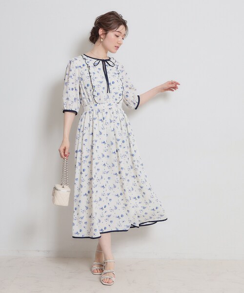 couture brooch（クチュールブローチ）の「【着映え】水彩フラワーワンピース（ワンピース・レディース・ネイビー/オフホワイト・38/36/42/40）」の8枚目の写真