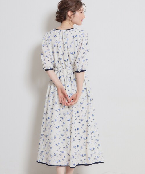 couture brooch（クチュールブローチ）の「【着映え】水彩フラワーワンピース（ワンピース・レディース・ネイビー/オフホワイト・38/36/42/40）」の13枚目の写真
