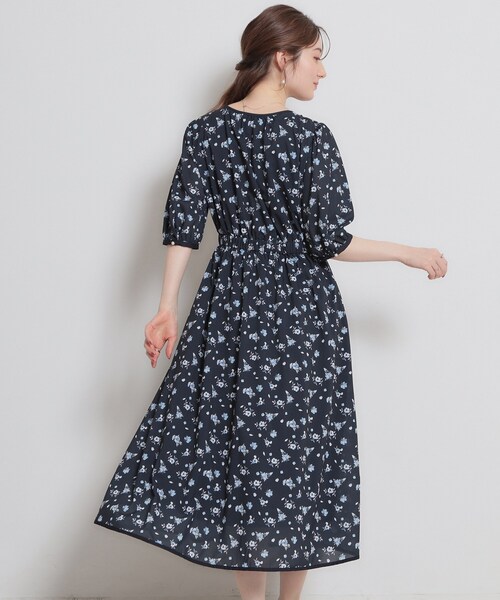 couture brooch（クチュールブローチ）の「【着映え】水彩フラワーワンピース（ワンピース・レディース・ネイビー/オフホワイト・38/36/42/40）」の19枚目の写真