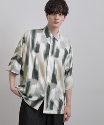 【今、売れています。】アブストラクトドルマンとろみシャツ/さらっとタッチ/ドレープ/美シルエット/総柄シャツ/モード