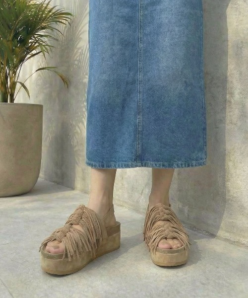 ASH（アッシュ）の「アッシュ【MONOI】フリンジサンダル 厚底 プラットフォーム スエード レザー 7.5cmヒール（サンダル・レディース・ブラウン・36/35/38/37）」の5枚目の写真