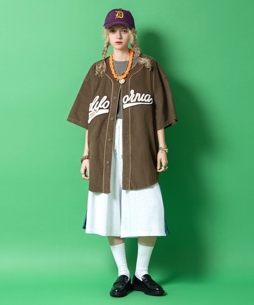 an meets zakka（アンミツザッカ）の「an meets zakka レトロアンティーク装飾カラフルポップアートプレートデザインチャームブレスレットウォッチ（アナログ腕時計・レディース・シルバー/ゴールド・ONESIZE）」の4枚目の写真