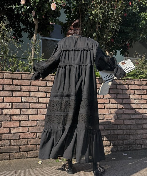 WILLFULLY（ウィルフリー）の「pieced cotton lace tiered volume OP（ワンピース・レディース・ブラウン/ブラック/ナチュラル・FREE）」の4枚目の写真