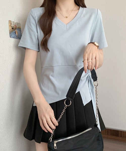 2ly2(トゥーリートゥー)の「Vネック サイドリボントップス(Tシャツ/カットソー・レディース・ブルー/ホワイト/ブラック・FREE)」の11枚目の写真