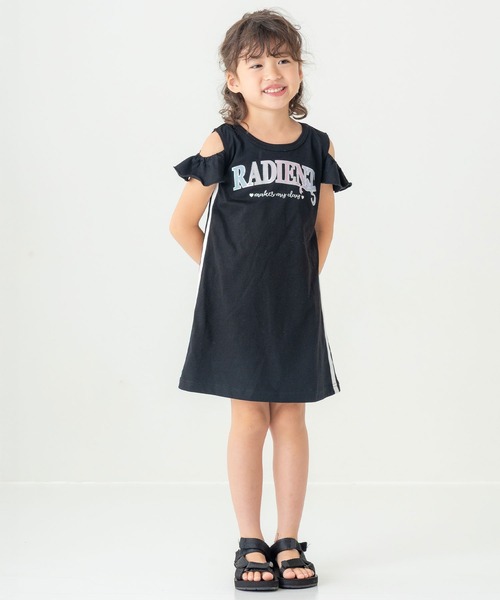 AIMABLE(エマーブル)の「【スポーティー×ガーリー】サイドライン肩開きワンピース(100-140cm)(ワンピース・キッズ・ラベンダー/ブラック・100/110/120/130/140)」の3枚目の写真