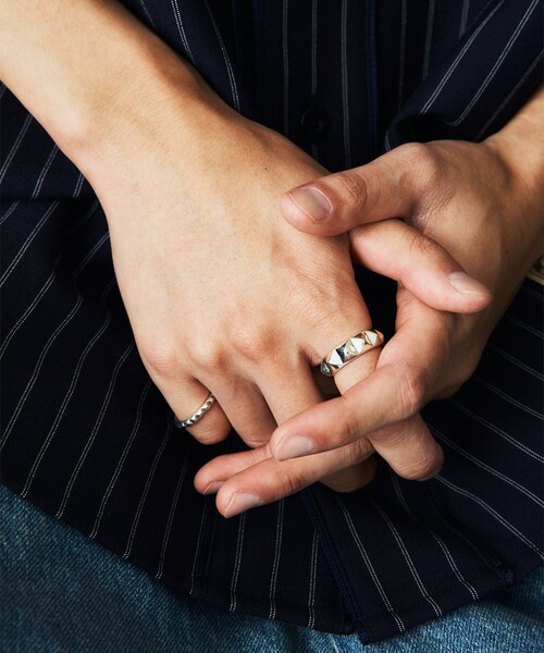 BILL WALL LEATHER(ビルウォールレザー)の「【EXCLUSIVE】Studs Ring - L(リング・レディース・その他・US-8/US-10)」の2枚目の写真