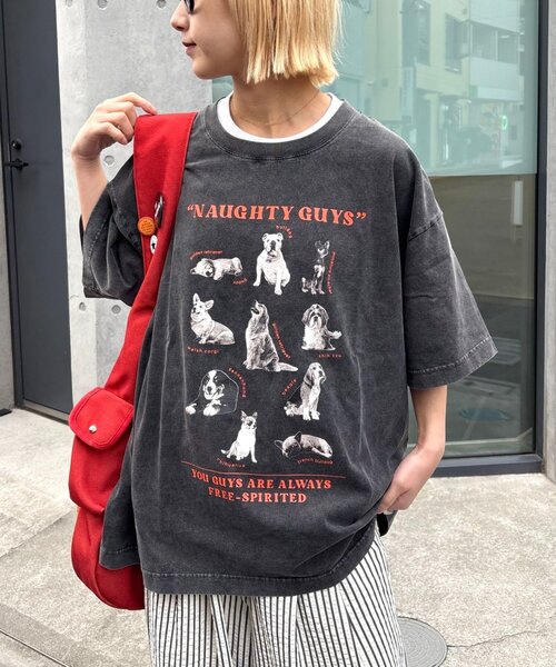 SOUNDSGOOOOD(サウンズグッド)の「【SOUNDS GOOOOD】パウダー犬ロゴプリントTEE(Tシャツ/カットソー・レディース・チャコールグレー/オレンジ/ブルー・ONE SIZE)」の2枚目の写真