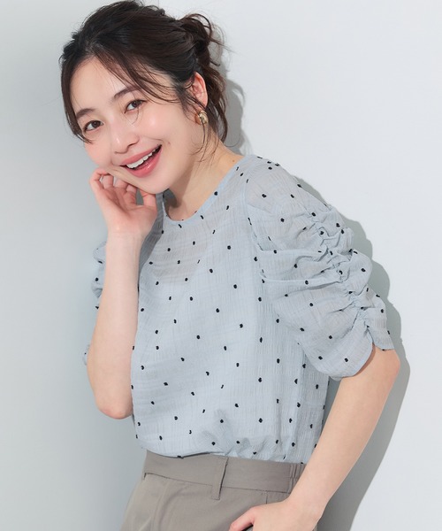 coca(coca)(コカ)の「【田中里奈様着用】シアードット袖シャーリングTOPS(Tシャツ/カットソー・レディース・ホワイト/ブラック/アイボリー/ライトブルー・L/M/S)」の4枚目の写真