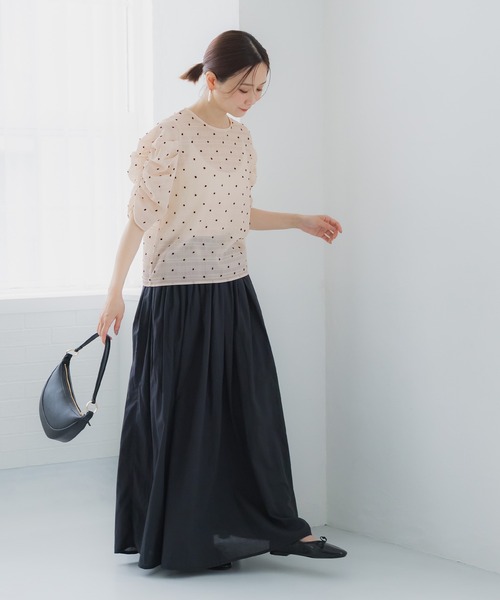 coca(coca)(コカ)の「【田中里奈様着用】シアードット袖シャーリングTOPS(Tシャツ/カットソー・レディース・ホワイト/ブラック/アイボリー/ライトブルー・L/M/S)」の6枚目の写真
