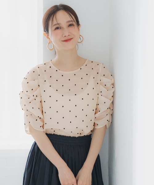 coca(coca)(コカ)の「【田中里奈様着用】シアードット袖シャーリングTOPS(Tシャツ/カットソー・レディース・ホワイト/ブラック/アイボリー/ライトブルー・L/M/S)」の9枚目の写真