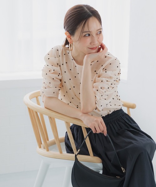 coca(coca)(コカ)の「【田中里奈様着用】シアードット袖シャーリングTOPS(Tシャツ/カットソー・レディース・ホワイト/ブラック/アイボリー/ライトブルー・L/M/S)」の10枚目の写真