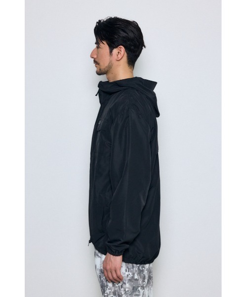 AZUL by moussy(アズールバイマウジー)の「【軽量】SHELTECH Light パーカー 春服 夏服(ブルゾン・メンズ・ブラック/グレー系その他/グレー・LARGE/MEDIUM)」の8枚目の写真