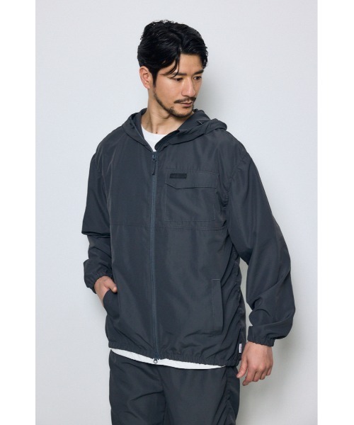AZUL by moussy(アズールバイマウジー)の「【軽量】SHELTECH Light パーカー 春服 夏服(ブルゾン・メンズ・ブラック/グレー系その他/グレー・LARGE/MEDIUM)」の17枚目の写真