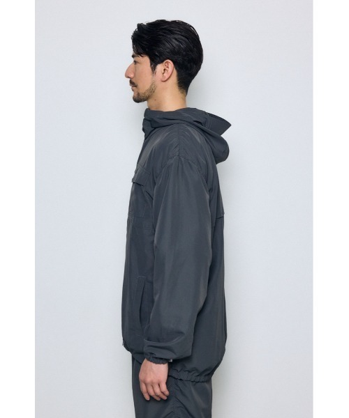 AZUL by moussy(アズールバイマウジー)の「【軽量】SHELTECH Light パーカー 春服 夏服(ブルゾン・メンズ・ブラック/グレー系その他/グレー・LARGE/MEDIUM)」の21枚目の写真
