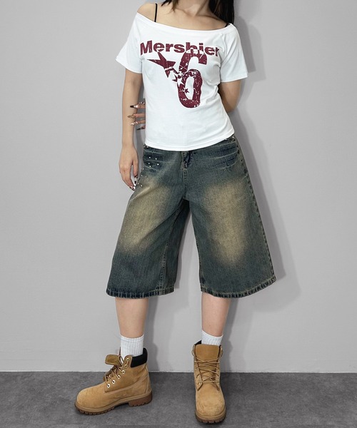 MATU:TA(マトゥータ)の「【一枚は持っておきたい♪】オフショルスターTシャツ / 海外ガール 華奢見え 小顔効果 ワンショルダー 2カラー ホワイト ネイビー 海外ガール ストリート(Tシャツ/カットソー・レディース・ホワイト/ネイビー・FREE)」の6枚目の写真