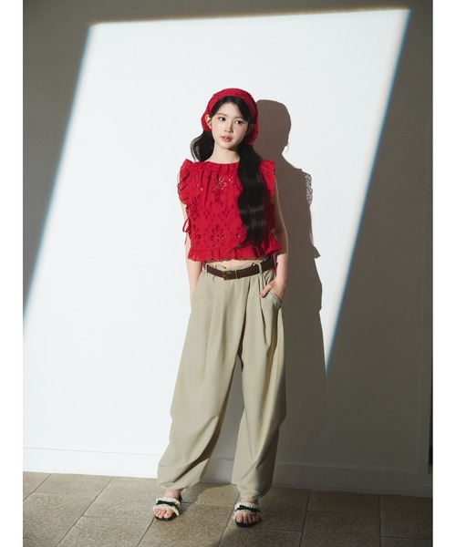 LILY BROWN(リリーブラウン)の「レーストリムブラウス(シャツ/ブラウス・レディース・ブラック/ホワイト/レッド・F)」の6枚目の写真