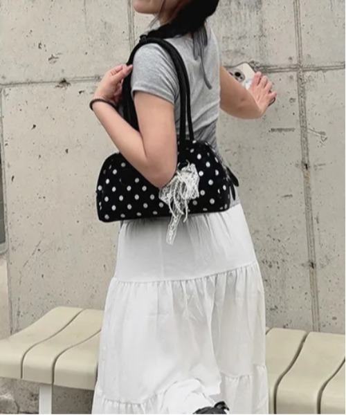FREE STYLISTS(フリー スタイリスト)の「Y2K ドット横長バッグ クラシカルレトロショルダーバッグ(ショルダーバッグ・レディース・ホワイト/ブラック・FREE)」の2枚目の写真