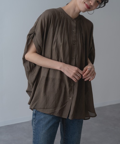 refinedworks(リファインドワークス)の「【refinedworks】半袖 折り返し タックデザイン ブラウス(シャツ/ブラウス・レディース・ブラック/ブラウン/ブルー・FREE)」の10枚目の写真