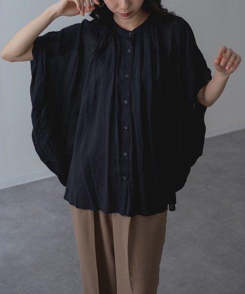 refinedworks(リファインドワークス)の「【refinedworks】半袖 折り返し タックデザイン ブラウス(シャツ/ブラウス・レディース・ブラック/ブラウン/ブルー・FREE)」の5枚目の写真