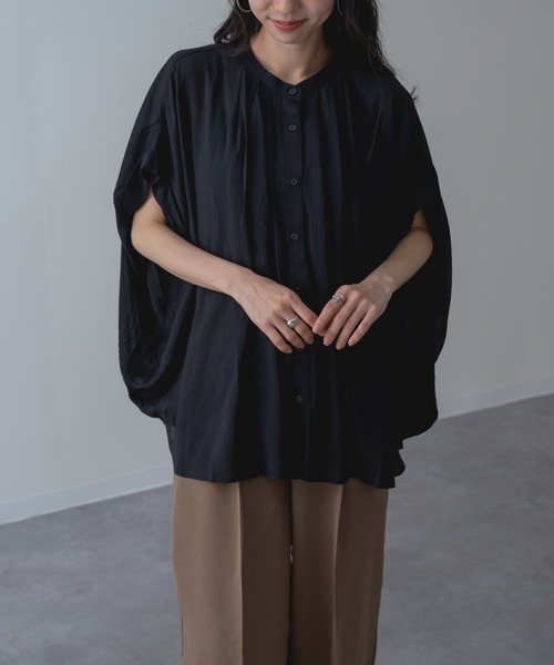 refinedworks(リファインドワークス)の「【refinedworks】半袖 折り返し タックデザイン ブラウス(シャツ/ブラウス・レディース・ブラック/ブラウン/ブルー・FREE)」の6枚目の写真