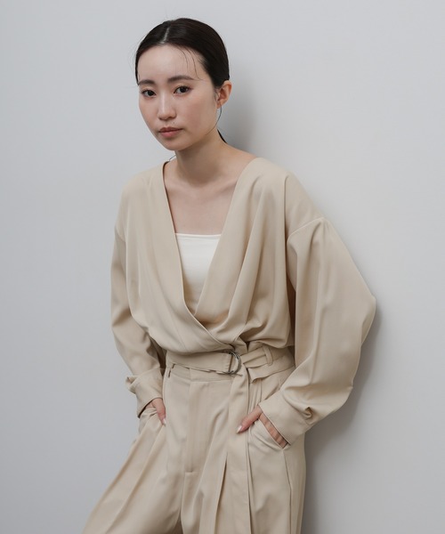 select MOCA Et(セレクトモカエト)の「【Et】Belted Wrap Blouse(シャツ/ブラウス・レディース・ブラック/ベージュ・FREE)」の2枚目の写真
