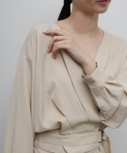 select MOCA Et(セレクトモカエト)の「【Et】Belted Wrap Blouse(シャツ/ブラウス・レディース・ブラック/ベージュ・FREE)」の18枚目の写真