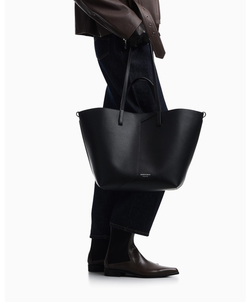 EMPORIO ARMANI(エンポリオアルマーニ)の「【エンポリオ アルマーニ】Emporio Armani 1981 レザートートバック(トートバッグ・レディース・オートミール/ブラック・FREE)」の11枚目の写真