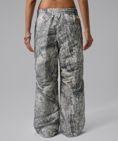 JORDAN BRAND(ジョーダンブランド)の「JORDAN BRAND AS W J BRK PANT RLT / ジョーダン ブランド ウィメンズ BRK パンツ RLT/NIKE【SP】(その他パンツ・レディース・リアルツリーカモ・M/S/L)」の2枚目の写真