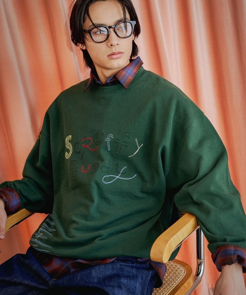 niko and...（ニコアンド）の「イラスト刺繍裏毛プルオーバー（スウェット・メンズ・チャコール/オフホワイト/グリーン/マスタード・MEDIUM/LARGE）」の3枚目の写真