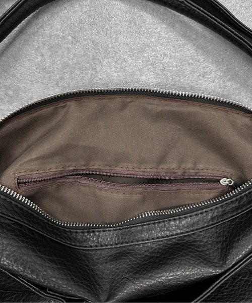 LVEU.(ラブユ.)の「【LVEU.】ベルトデザインショルダーバッグ / バッグ BAG 鞄 ショルダーバッグ ポケット A4 収納 ベルトデザイン 合成皮革 2way ブラック ZOZOTOWN限定(ショルダーバッグ・レディース・ブラック・FREE)」の17枚目の写真