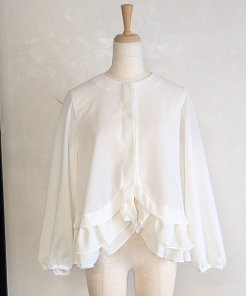 Sono(ソーノ)の「【SONO/ソーノ】【Breeze flow cloth】ラウンドフリルジャケブラウス(ノーカラージャケット・レディース・ホワイト/ネイビー・F)」の2枚目の写真