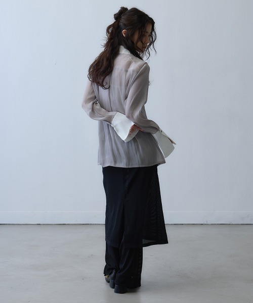 Clum(クルム)の「bicolor long cuffs sheer shirt / バイカラーロングカフスシアーシャツ(シャツ/ブラウス・レディース・ダークグレー・MEDIUM/LARGE/SMALL)」の16枚目の写真