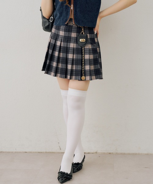 continuer de NICE CLAUP(コンティニューデナイスクラップ)の「チャーム付プリーツミニSK(スカート・レディース・ブラック系その他/グレー系その他2/チャコールグレー/ブラウン/ブラック・FREE)」の22枚目の写真