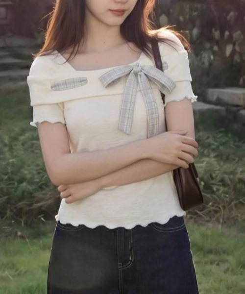 semplice(センプリチェ)の「Tシャツ【韓国ファッション】(Tシャツ/カットソー・レディース・ベージュ/グリーン・F)」の8枚目の写真