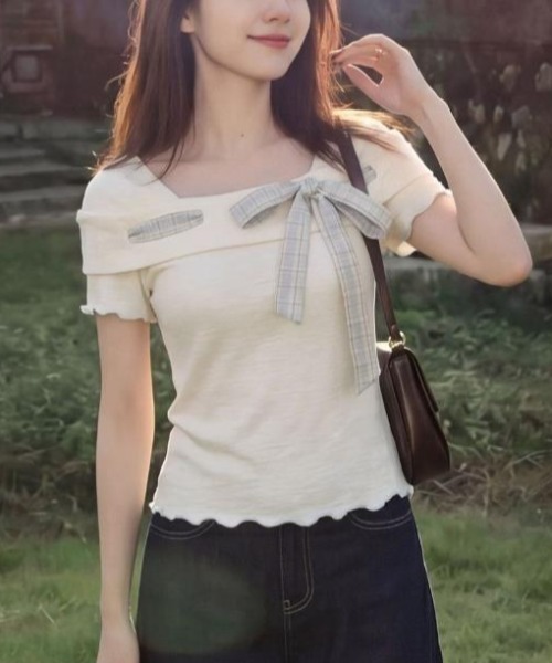 semplice(センプリチェ)の「Tシャツ【韓国ファッション】(Tシャツ/カットソー・レディース・ベージュ/グリーン・F)」の9枚目の写真