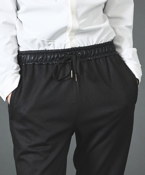 5351 POUR LES HOMMES(ゴーサンゴーイチプールオム)の「【セットアップ対応】エンボス ストレッチ スウェード ジョガーパンツ(その他パンツ・メンズ・ブラック/チャコールグレー・50/48/46/44)」の9枚目の写真