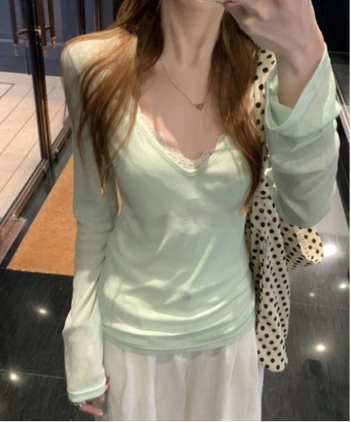 Vini(ヴィニ)の「レースVネックロングスリーブTシャツ(Tシャツ/カットソー・レディース・ミント・MEDIUM)」の2枚目の写真
