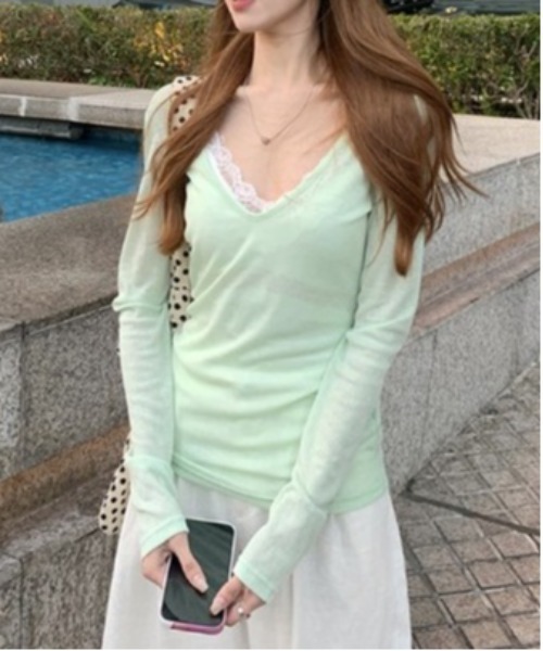 Vini(ヴィニ)の「レースVネックロングスリーブTシャツ(Tシャツ/カットソー・レディース・ミント・MEDIUM)」の3枚目の写真