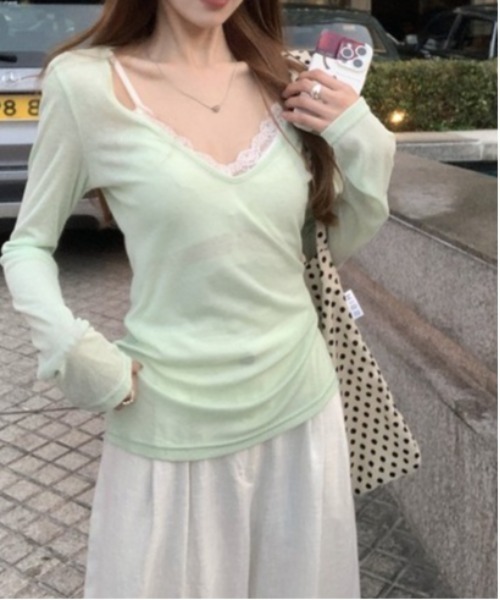 Vini(ヴィニ)の「レースVネックロングスリーブTシャツ(Tシャツ/カットソー・レディース・ミント・MEDIUM)」の4枚目の写真
