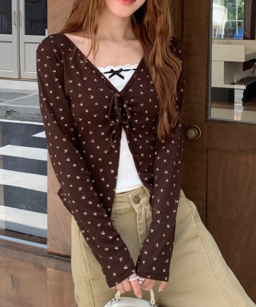 Achic(アシック)の「小花柄リボンレイヤード風トップス(Tシャツ/カットソー・レディース・グレー/アイボリー/ブラウン・M)」の8枚目の写真