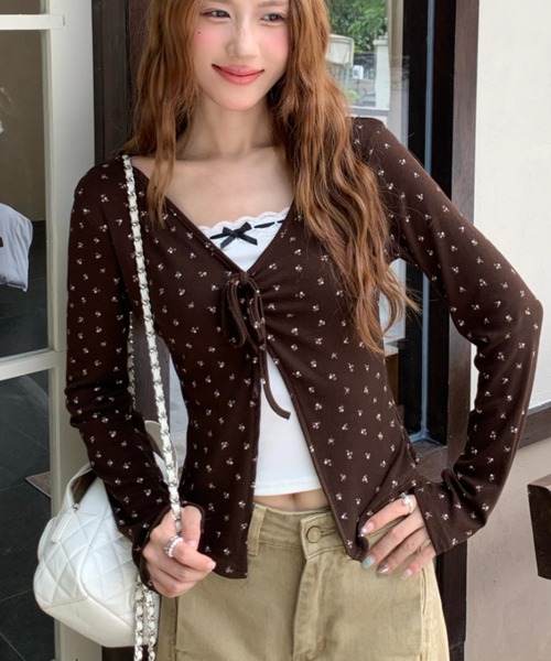 Achic(アシック)の「小花柄リボンレイヤード風トップス(Tシャツ/カットソー・レディース・グレー/アイボリー/ブラウン・M)」の9枚目の写真