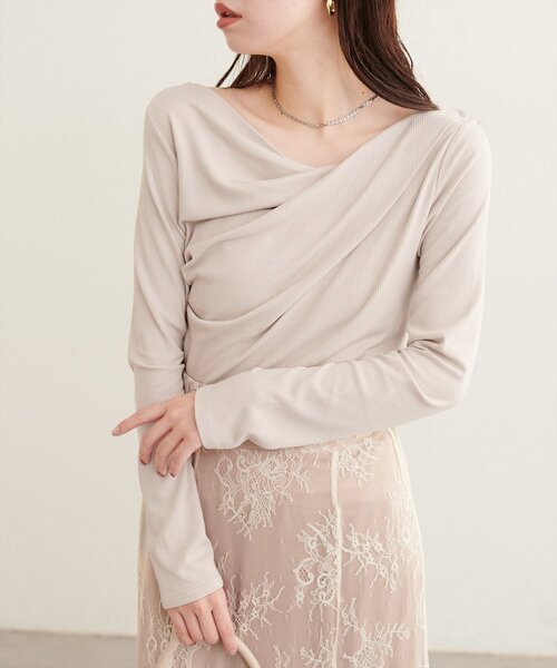 natural couture(ナチュラルクチュール)の「ドレープカットプルオーバー(Tシャツ/カットソー・レディース・チャコールグレー/ライトベージュ/ブラック/アイボリー/ブラウン・FREE)」の1枚目の写真