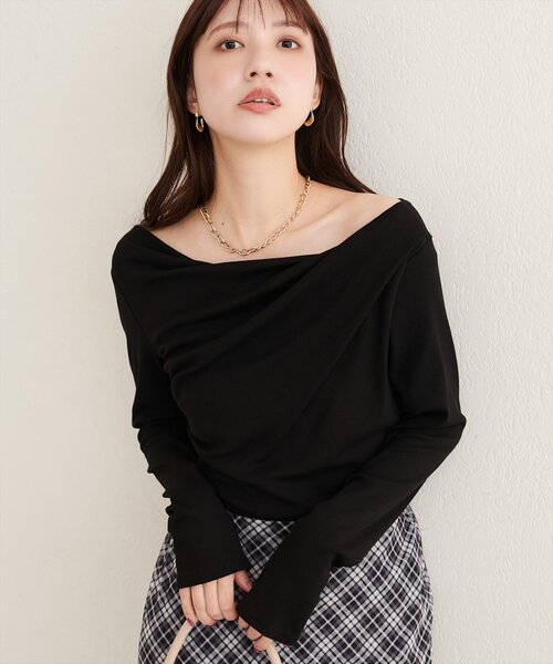 natural couture(ナチュラルクチュール)の「ドレープカットプルオーバー(Tシャツ/カットソー・レディース・チャコールグレー/ライトベージュ/ブラック/アイボリー/ブラウン・FREE)」の3枚目の写真